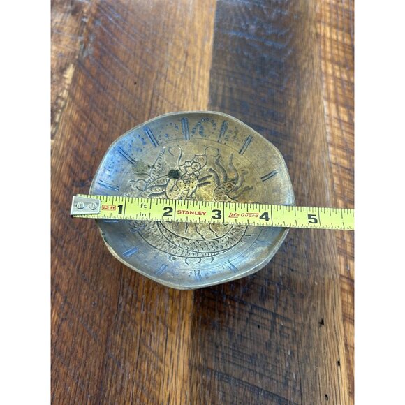 Vintage Chinese Brass Hand-Etched Pedestal Trinket Dish - Picture 10 of 10